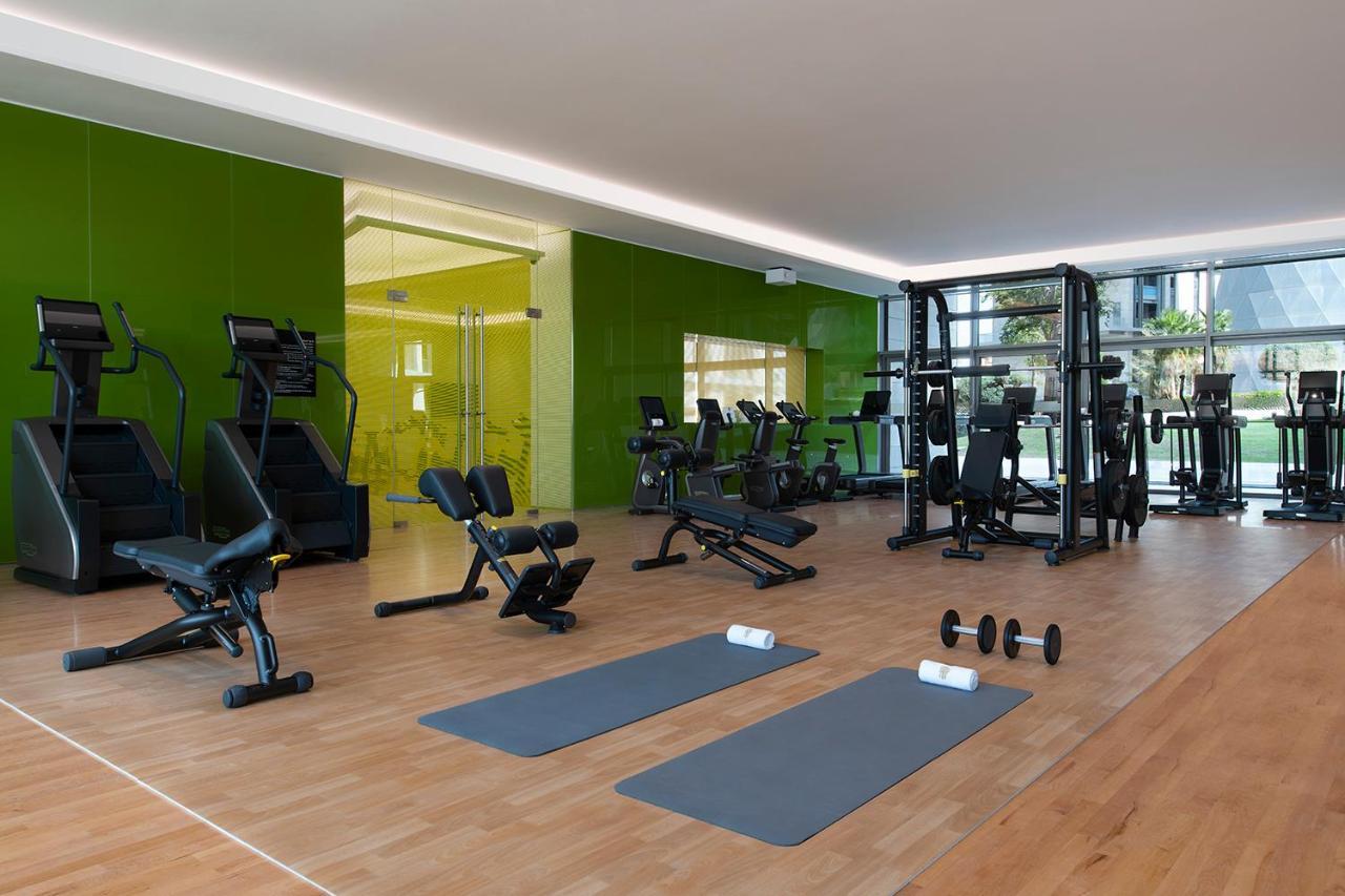 Banyan Tree Doha At La Cigale Mushaireb Exterior foto The gym at the hotel