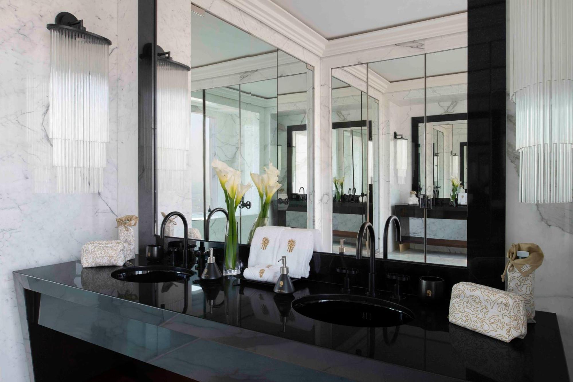 Banyan Tree Doha At La Cigale Mushaireb Exterior foto Bathroom