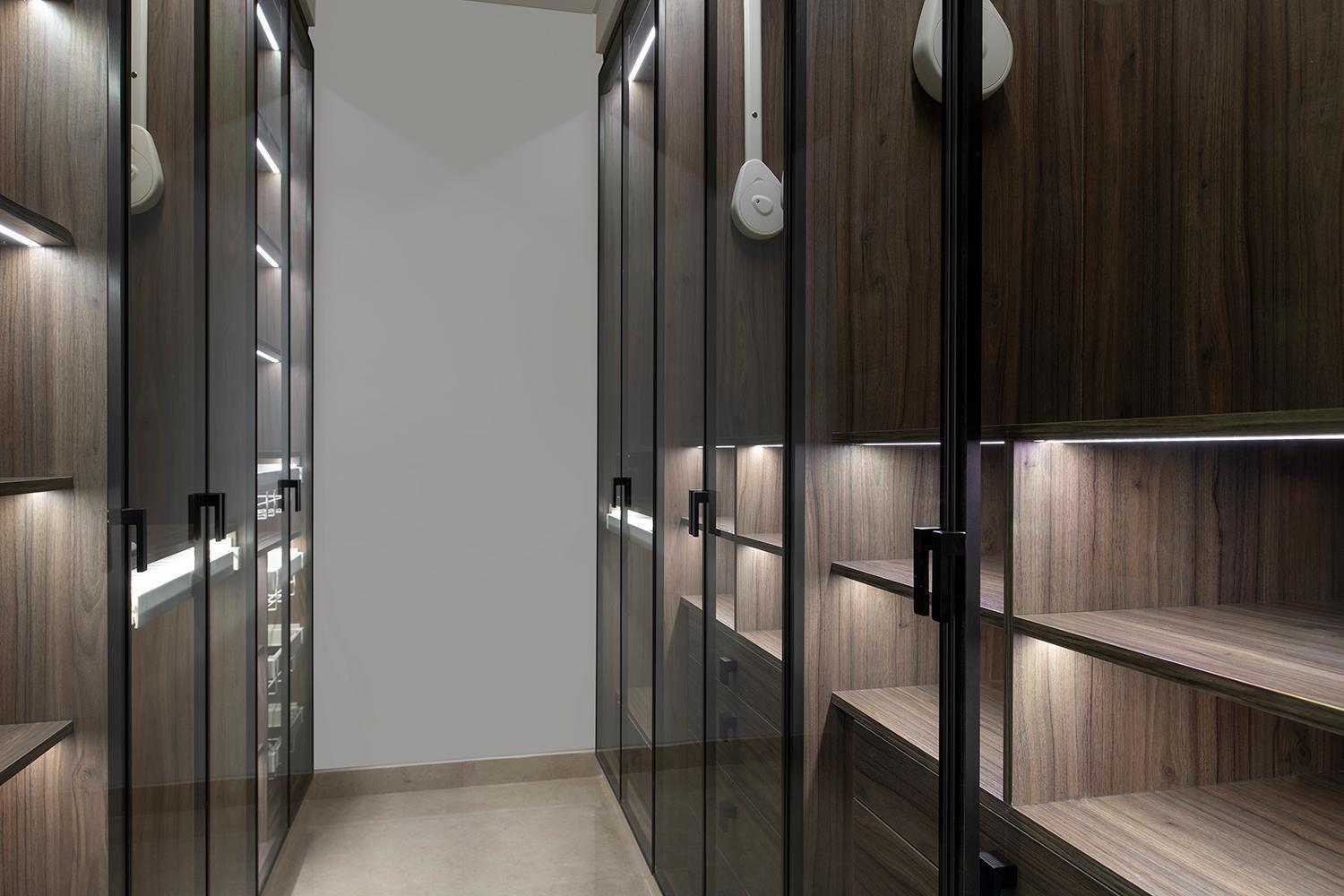 Banyan Tree Doha At La Cigale Mushaireb Habitación foto A walk-in closet